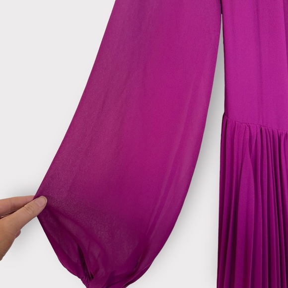 Lulu’s First Impression Pleated Wrap Dress Medium - Picture 4 of 5